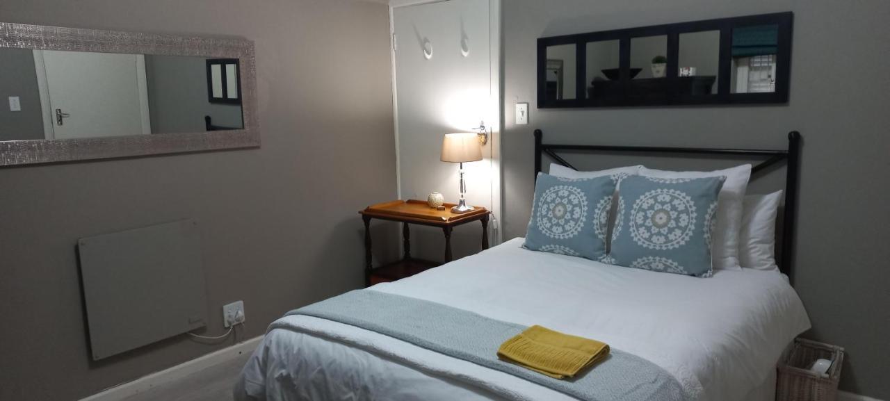 Peony Luxury Room With Wifi And Own Entrance Stellenbosch Exteriör bild
