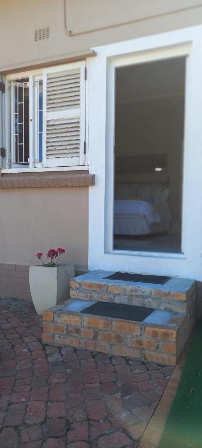 Peony Luxury Room With Wifi And Own Entrance Stellenbosch Exteriör bild