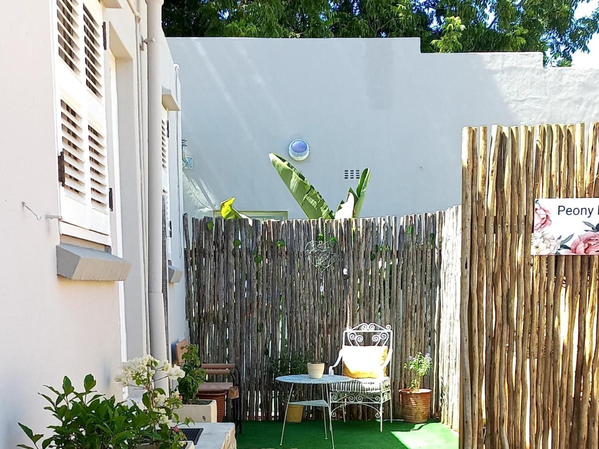 Peony Luxury Room With Wifi And Own Entrance Stellenbosch Exteriör bild