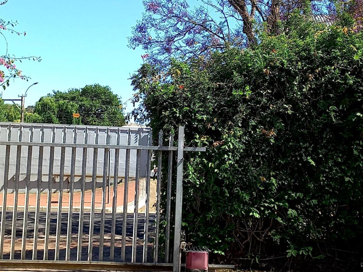 Peony Luxury Room With Wifi And Own Entrance Stellenbosch Exteriör bild