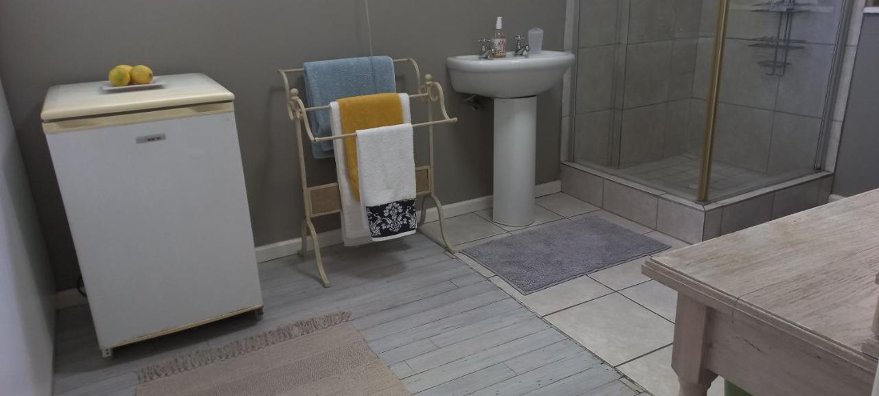 Peony Luxury Room With Wifi And Own Entrance Stellenbosch Rum bild