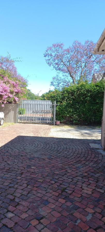 Peony Luxury Room With Wifi And Own Entrance Stellenbosch Rum bild