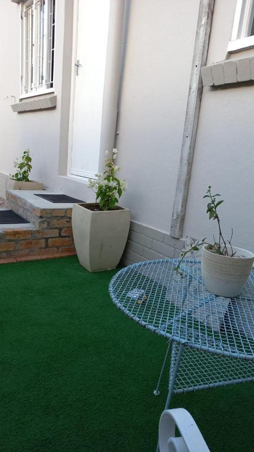 Peony Luxury Room With Wifi And Own Entrance Stellenbosch Exteriör bild